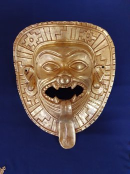 AM.- La Policía Nacional incauta una máscara de oro y otras 7 piezas precolombin