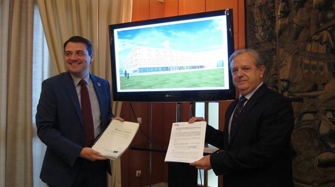 Salvador Fuentes y José María Bellido presentan el proyecto final de obra del Centro de Convenciones.
