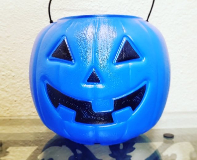 Calabazas azules es la iniciativa de una madre de niño con autismo para ayudar en el intercambio ‘truco o trato’ en Halloween