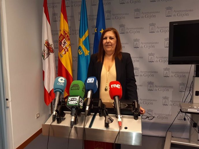 La concejala de Hacienda de Gijón, Marina Pineda, en rueda de prensa