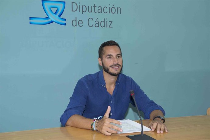 Mario Fernández durante la rueda de prensa