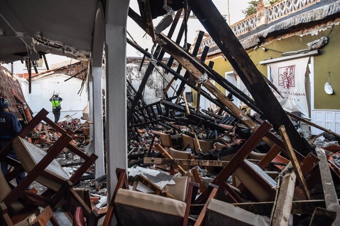 Interior del Ateneo de La Laguna tras resultar afectado por el incendio