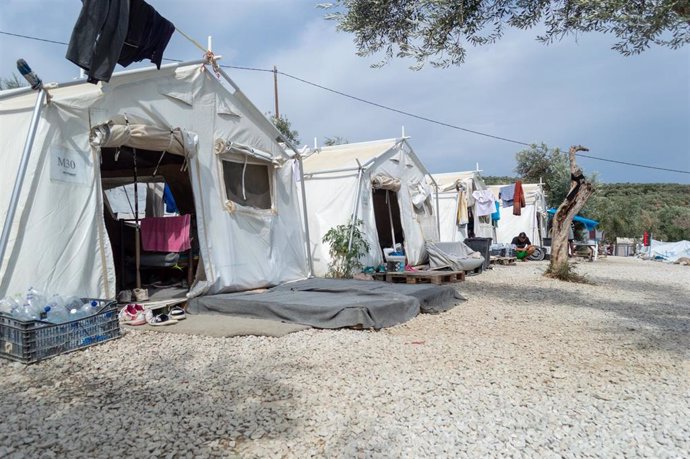 Tiendas de campaña en el campo de refugiados de Moria