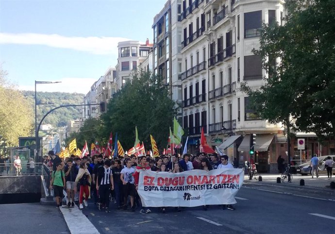 Manifestación en San Sebastián en contra de la sentencia del procés