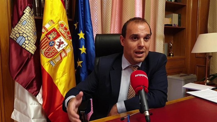 El presidente de las Cortes, Pablo Bellido, en entrevista con Europa Press (3)