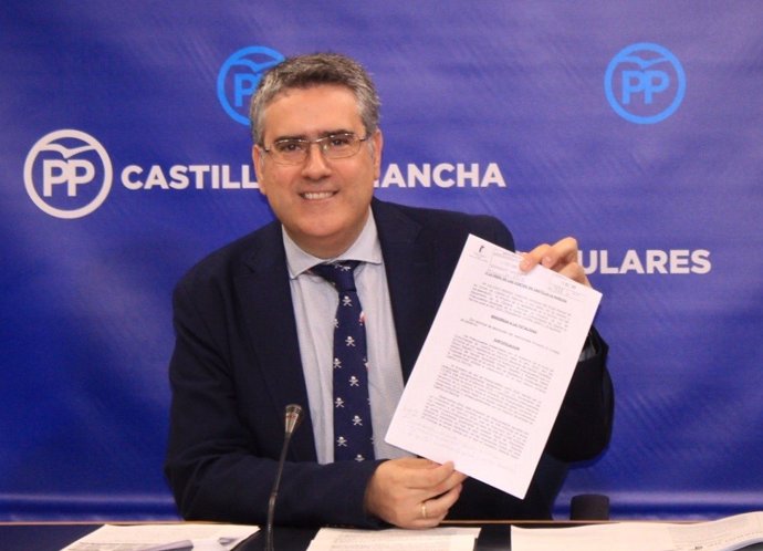 El diputado del PP Miguel Ángel Rodríguez en rueda de prensa