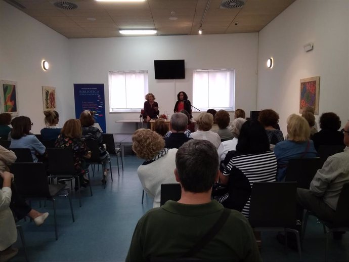 La escritora Najt El Hachmi abre en Alcalá de Guadaíra el curso 2019-2020 de los clubes de lectura