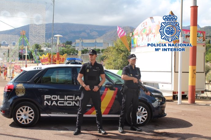 Patrullero de la Policía Nacional en la feria de Jaén