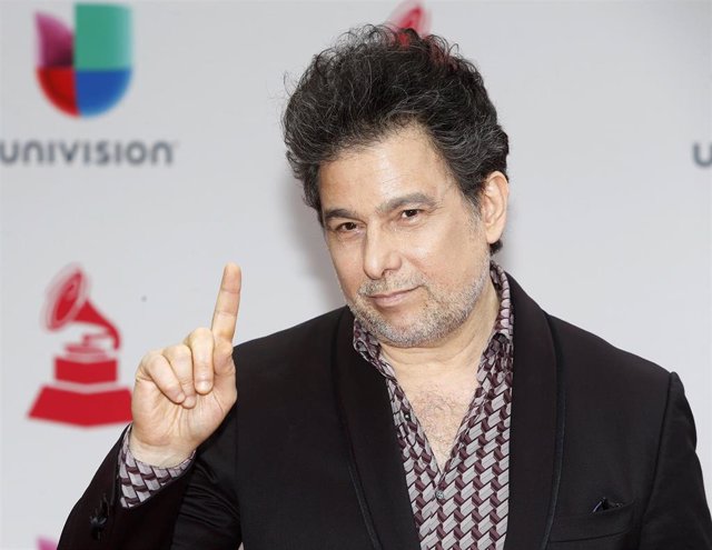  El músico Andrés Calamaro en los Grammy latinos