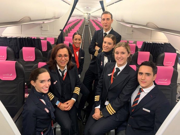OIberia Express se suma al Día Mundial contra el Cáncer de Mama.