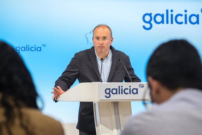 El secretario general del PP de Galicia, Miguel Tellado, en rueda de prensa.