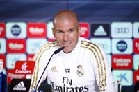 Zidane: "Tengo mi preferencia, pero jugaremos el Clásico cuando nos digan"