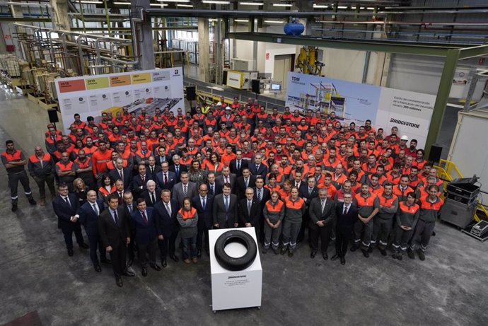 Bridgestone celebra la producción del neumático 300 millones en la factoría de Burgos