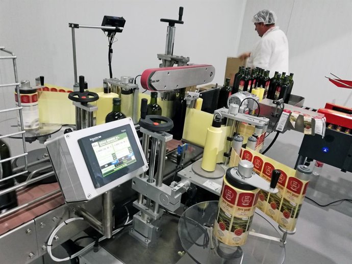 El sector señala al aceite envasado como el perjudicado por los aranceles de Est