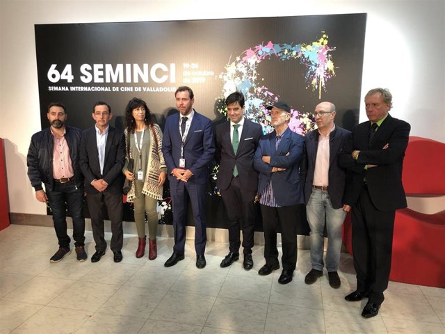 Autoridades visitan las instalaciones de Seminci y recogen su acreditación.