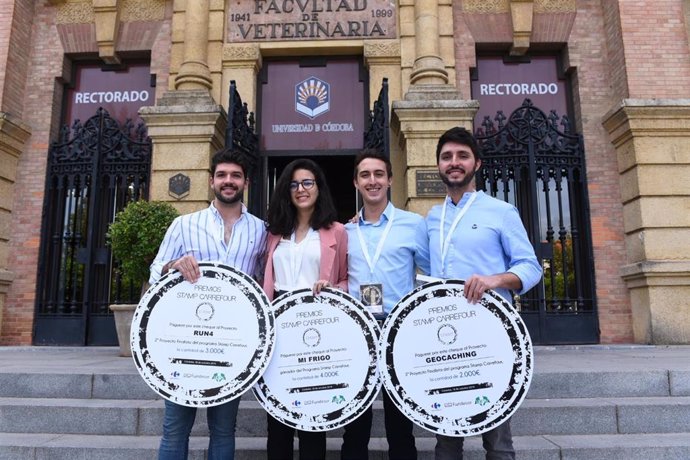 Rafael Navajas (UCO), Rocío del Olmo y Carlos Torres (Universidad de Málaga) y Francisco Cárdenas (Universidad de Cádiz), premiados por Carrefour por tres proyectos sobre el sector comercial.