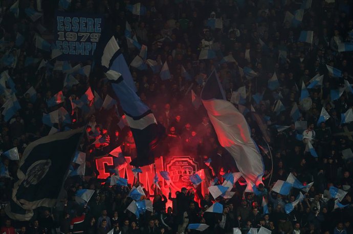 Fútbol.- Un aficionado del Nápoles, arrestado debido a su conexión con la muerte