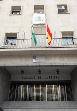 Vista exterior de la Audiencia Provincial  de Huelva