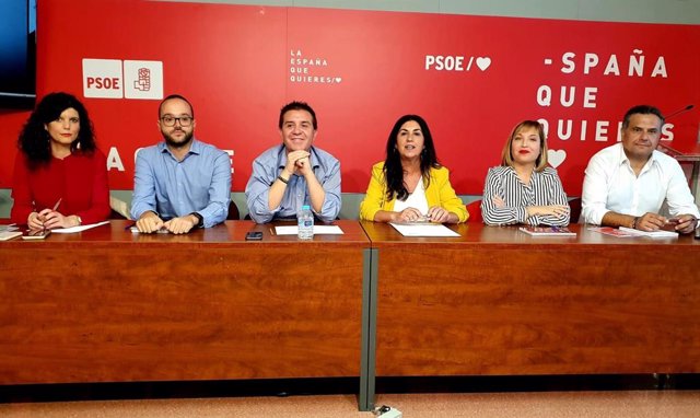 Reunión de la Ejecutiva provincial del PSOE Albacete con su secretario general, Santiago Cabañero, a la cabeza