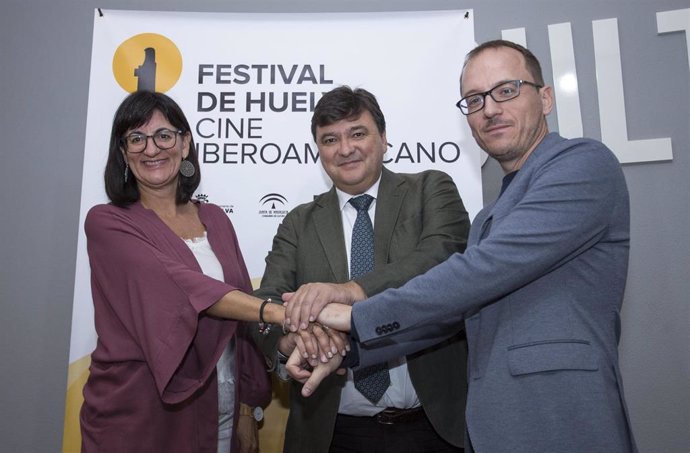 El presidente de la Fundación Cultural Festival de Cine Iberoamericano y alcalde de Huelva, Gabriel Cruz; y la rectora de la Onubense, María Antonia Peña.
