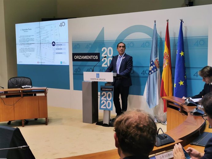 El conselleiro de Facenda, Valeriano Martínez, presenta el proyecto de presupuestos de 2020.