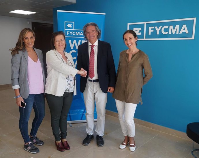 Firma del convenio entre Fycma y EADE