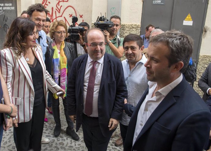 El primer secretario del PSC, Miquel Iceta, llegando a la reunión del Comité Electoral Local del PSOE. En la sede local del PSOE, en Jaén (España) a 19 de octubre 2018.