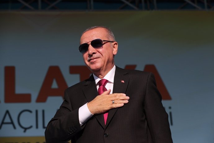 Siria.- Erdogan jura que "aplastará las cabezas" de las milicias kurdas si no de