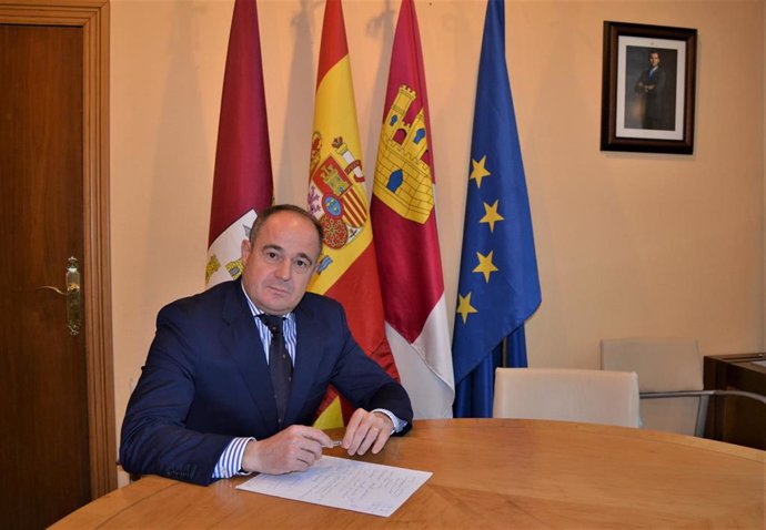 Sáez plantea una oficina de Asuntos Europeos que dirija la estrategia para que Albacete acapare fondos de la UE