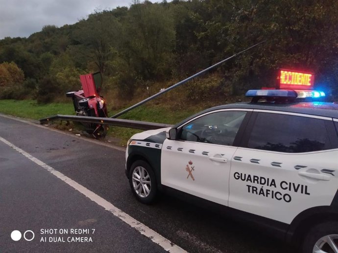 Accidente de tráfico en la N-121-A en Legasa