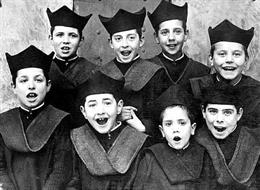 Un grupo de 'seises', niños cantores estudiantes del centenario colegio Infantes de Toledo, en una fecha sin concretar.