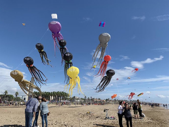 Dia Internacional d'Estels per la Pau a Castelldefels.