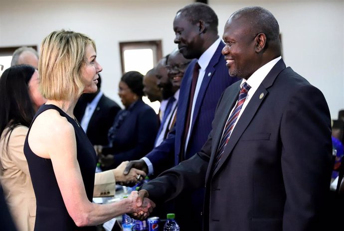 La embajadora de Estados Unidos ante la ONU, Kelly Craft, y el líder opositor  sursudanés Riek Machar