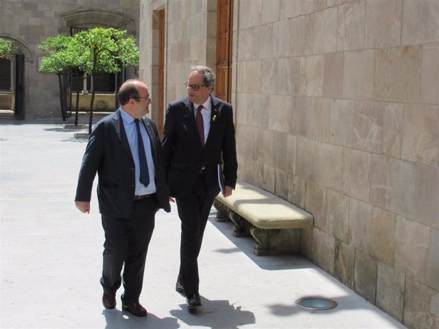 El presidente de la Generalitat, Quim Torra, y el líder del PSC, Miquel Iceta