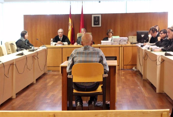 Pedro Luis Gallego, conocido como el violador del ascensor, durante su primer día del juicio en la Audiencia Provincial de Madrid, donde se le juzga por la violación de dos mujeres y otros dos intentos en 2017 en las cercanías del Hospital La Paz de la 