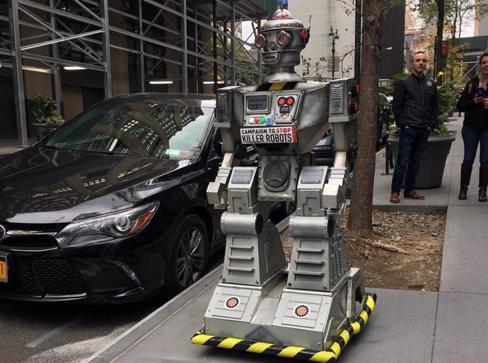 El robot David Wreckham, imagen de la campaña Stop Killer Robots contra el uso de robots asesinos.
