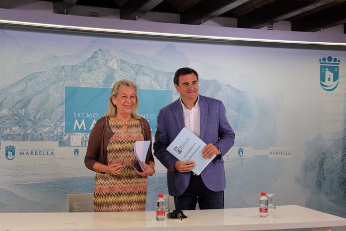 Kika Caracuel y Félix Romero, concejales del Ayuntamiento de Marbella (Málaga)