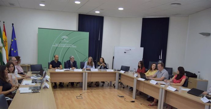 Imagen de la reunión organizada este lunes por la Agencia Andaluza de la Energía con socios europeos del programa Powerty.