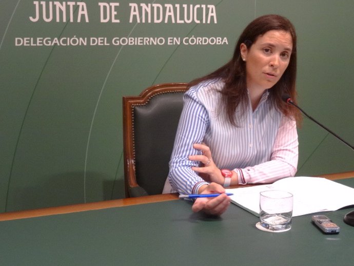 Cristina Casanueva en rueda de prensa