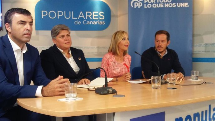 Manuel Domínguez, Noelia García, Australia Navarro y Mariano Hernández, en rueda de prensa