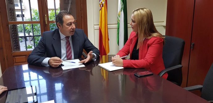 La alcaldesa de Alcalá de Guadaíra, Ana Isabel Jiménez, ha trasladado al delegado del Gobierno de la Junta en Sevilla, Ricardo Sánchez, cuestiones relevantes para los ciudadanos alcalareños