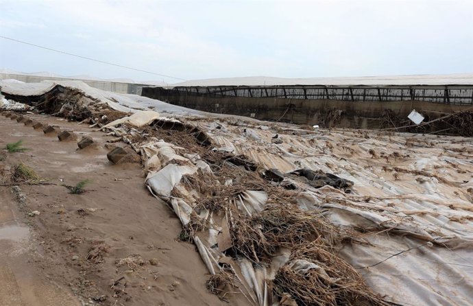 Destrozos causados por el temporal en Almería