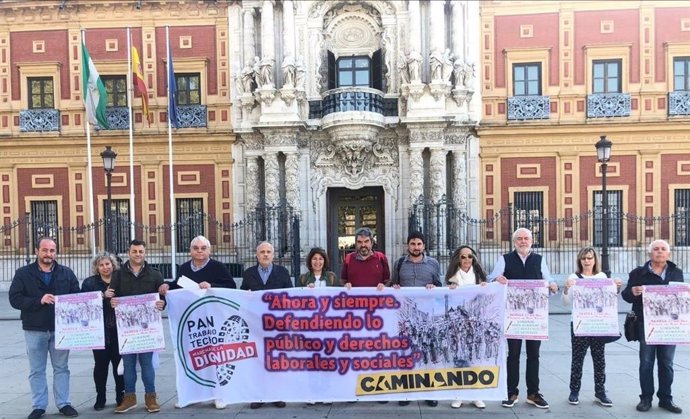 El portavoz de la plataforma Caminando/Marchas de la Dignidad, Rafael Polo, presenta la convocatoria de movilizaciones para el sábado 26 de octubre
