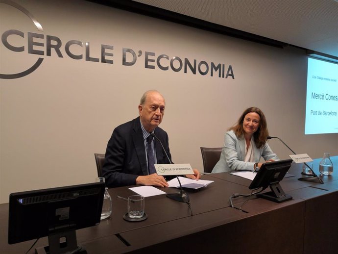 El presidente del Círculo de Economía, Juan José Brugera, y la presidenta del Puerto de Barcelona, Merc Conesa.