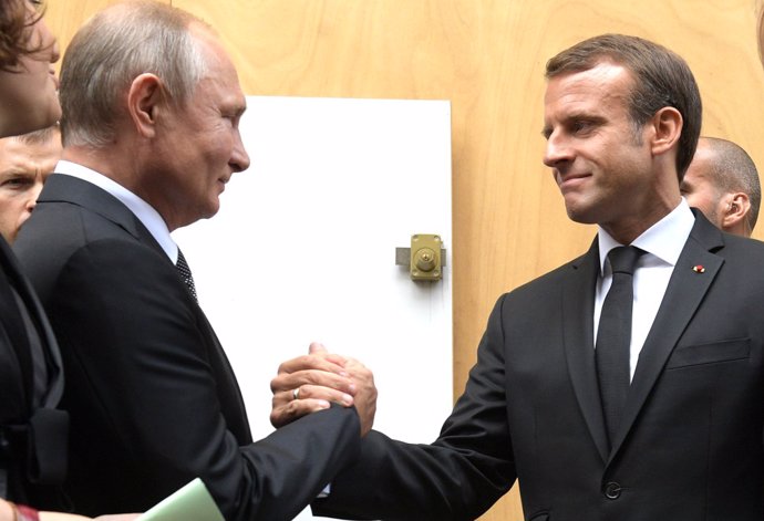 Los presidentes de Rusia, Vladimir Putin, y Francia, Emmanuel Macron