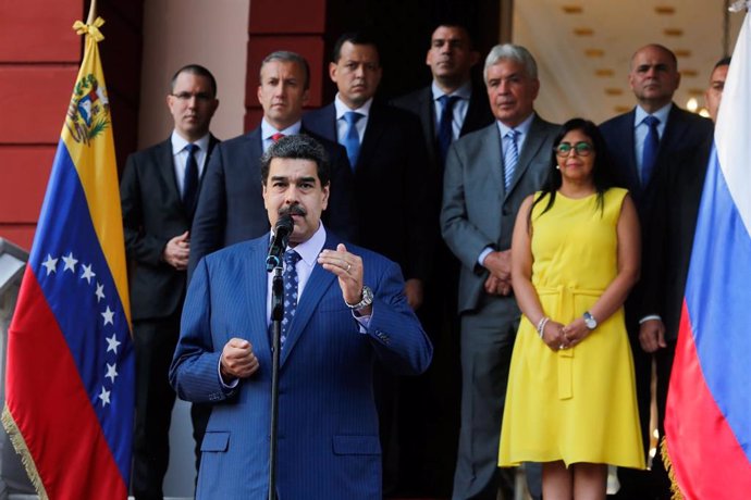 El presidente de Venezuela, Nicolás Maduro, junto a su Gobierno