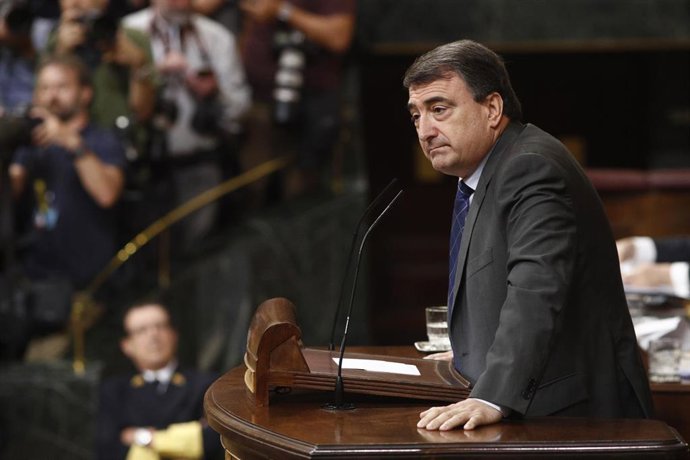 El portavoz del PNV en el Congreso de los Diputados, Aitor Esteban, en la tribuna del Congreso