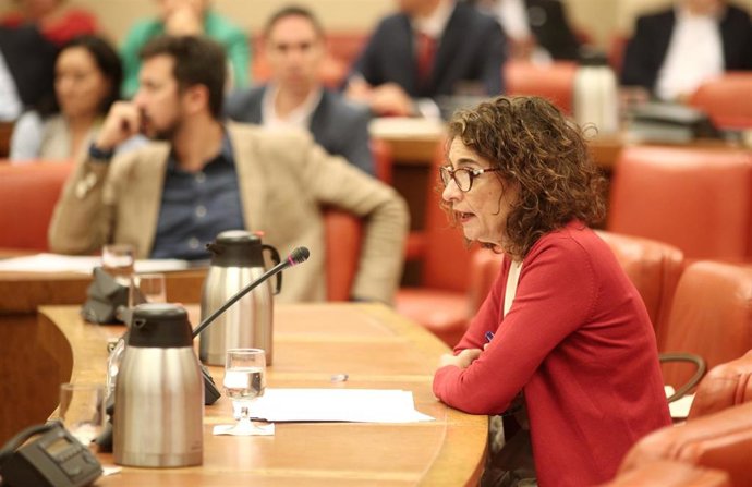 La ministra de Hacienda en funciones, María Jesús, durante su intervención en la reunión de la Diputación Permanente del Congreso, en Madrid (España), a 22 de octubre de 2019.