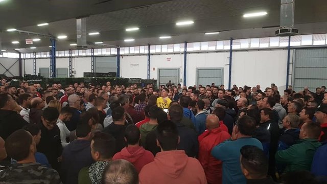 Concentración de agricultores en El Ejido por la unión de los productores y los bajos precios