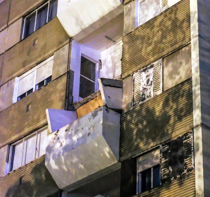 El balcón caído del quinto sobre el cuarto en el cuarte de la Guardia Civil, en Badia del Valls